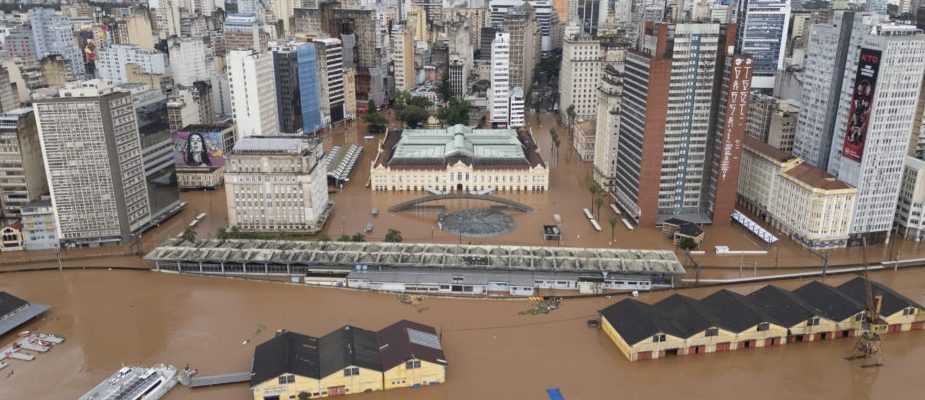 Imagem destaque: Após enchentes no RS, faturamento do e-commerce registra queda de 46%