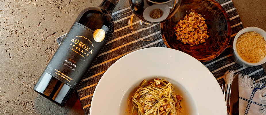 Imagem destaque: Vinícola Aurora apresenta campanha de inverno com foco em momentos gastronômicos