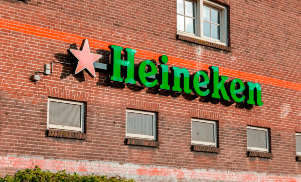 Imagem: Retail media: Grupo Heineken investe em novo display digital