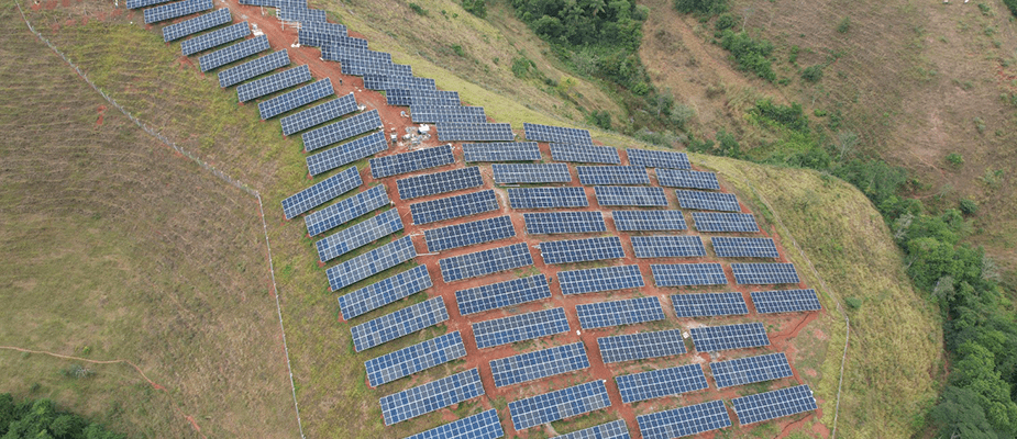 Imagem destaque: Drogaria Venancio inaugura 3ª usina solar em Nova Friburgo (RJ)