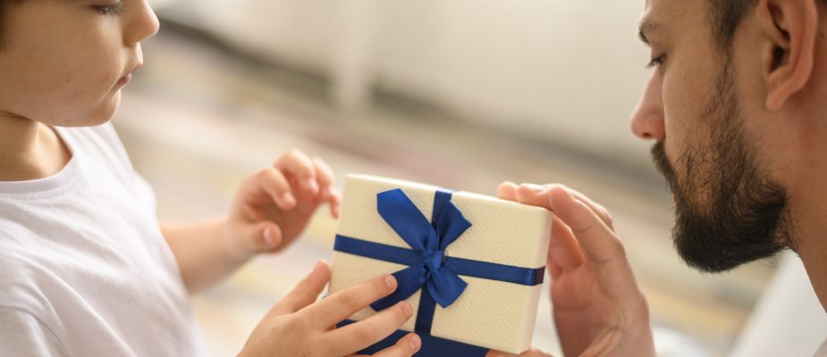 Imagem destaque: Dias dos Pais impulsiona vendas no varejo físico em 5,6%; e-commerce cresce 36% na data