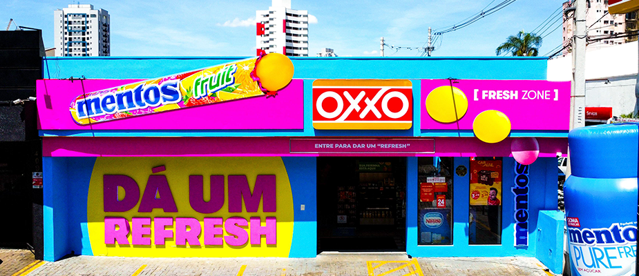 Imagem destaque: Mentos e Oxxo se unem em parceria com o slogan “Dá um Refresh”