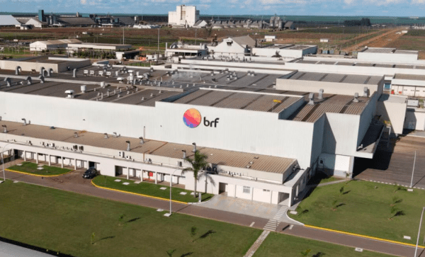 Imagem: Assembleias que votarão fusão da BRF e Marfrig serão retomadas em agosto