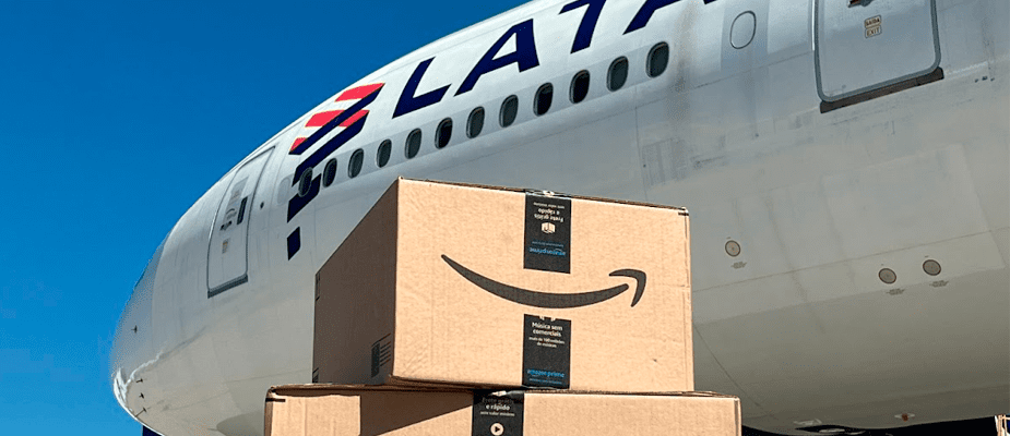 Imagem destaque: Amazon fecha acordo com LATAM Cargo para acelerar entregas no Brasil