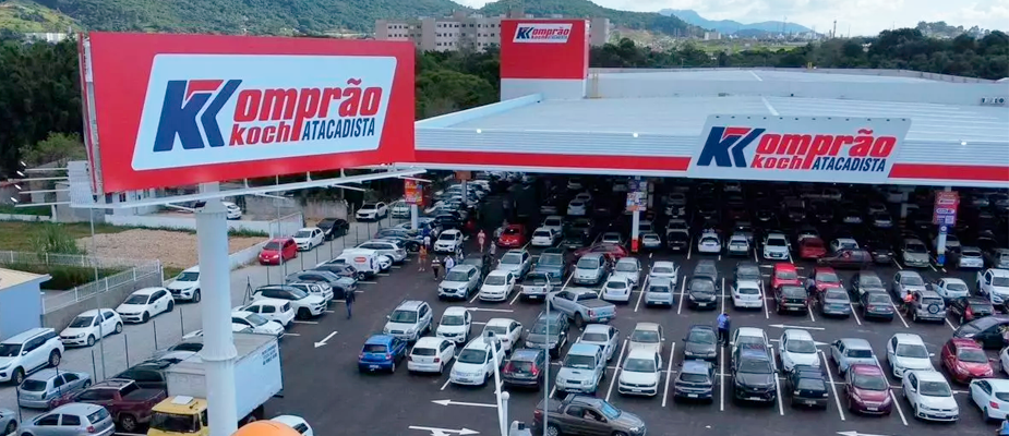 Imagem destaque: Grupo Koch estreia bandeira Komprão em Biguaçu (SC)