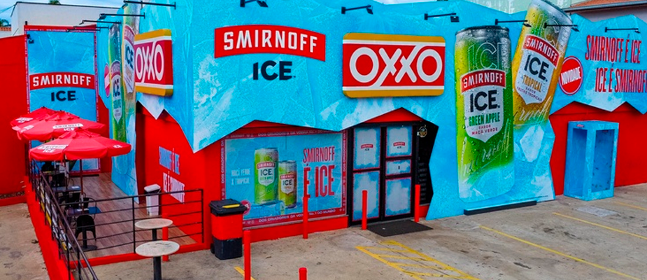 Imagem destaque: Oxxo e Smirnoff Ice transformam fachada de loja em Campinas (SP)