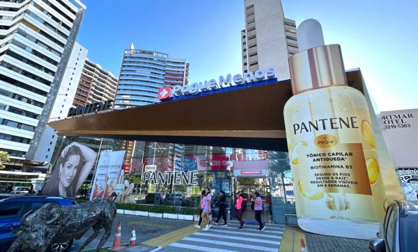 Imagem: Pague Menos fecha parceria com Pantene para ativações na farmácia