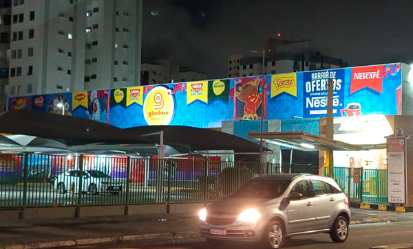 Imagem: Fachada do hipermercado GBarbosa em Aracaju (SE) é revitalizada 