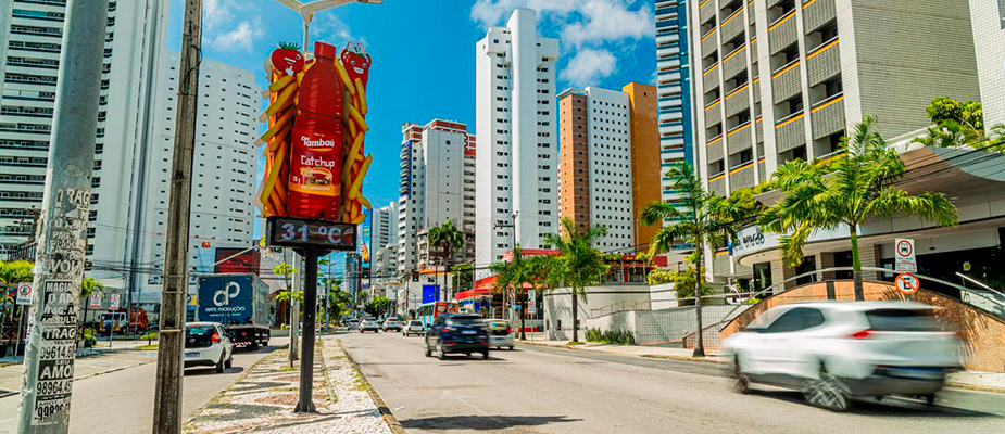 Imagem destaque: Tambaú Alimentos e JCDecaux instalam relógios de rua com campanha publicitária