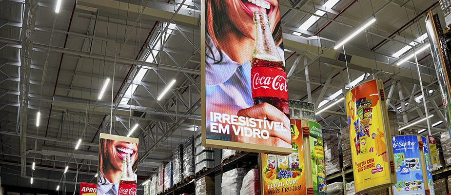 Imagem destaque: Unlimitail realiza projeto de retail media em loja do Atacadão