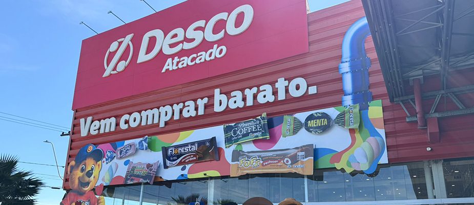 Imagem destaque: Grupo Imec e Florestal Alimentos personalizam fachada do Desco Atacado
