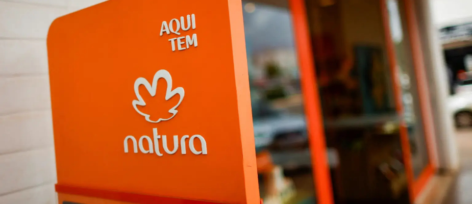 Imagem destaque: Natura firma acordo para vender Avon na América Central por US$ 22 milhões
