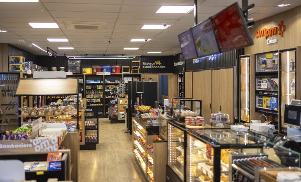 Imagem: AmPm acelera expansão com novo modelo de loja e marca renovada