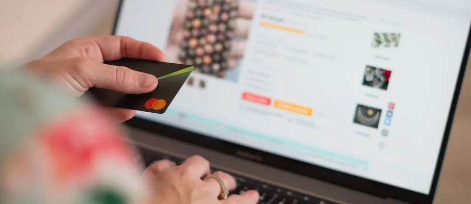 Imagem destaque: Imposto de importação leva 38% dos consumidores a desistirem de compras internacionais