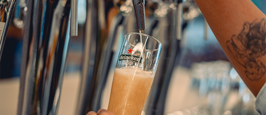 Imagem destaque: Grupo Heineken lança programa de treinamento para profissionais de bares e restaurantes