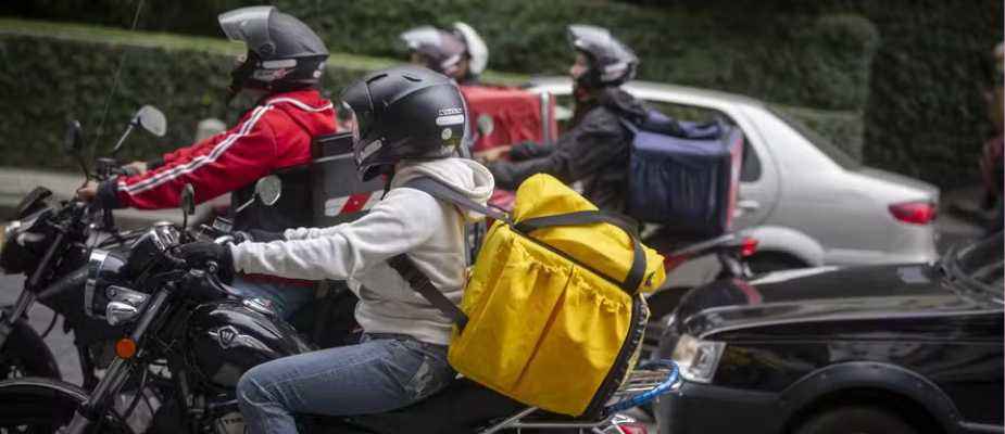 Imagem destaque: Regulação de apps propõe mínimo por corrida e reforça direitos de motoristas e entregadores