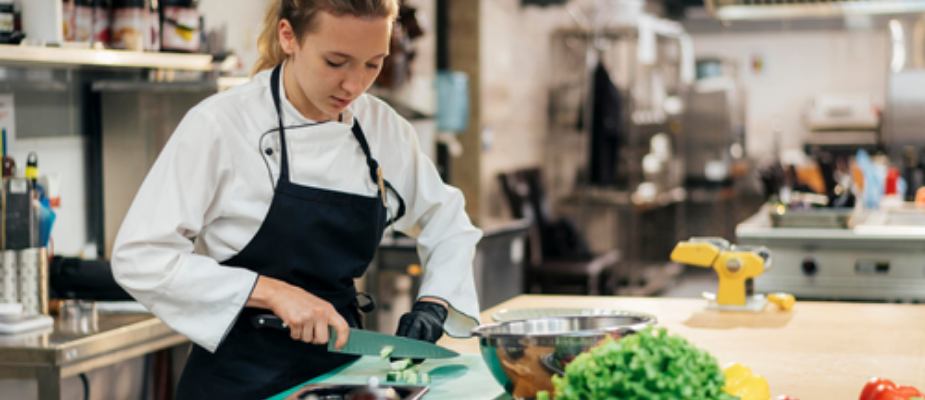 Imagem destaque: Setor de alimentação impulsiona queda do desemprego e aquece mercado de trabalho