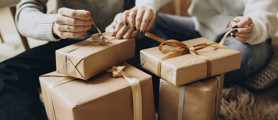 Imagem destaque: Amigo secreto movimentará R$ 6,7 bilhões no varejo neste final de ano