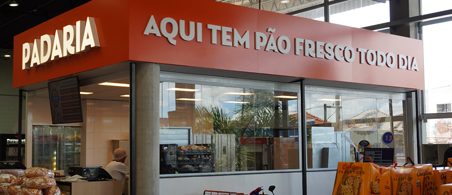 Imagem destaque: Roldão Atacadista investe em padaria de produção própria em unidade de São Paulo