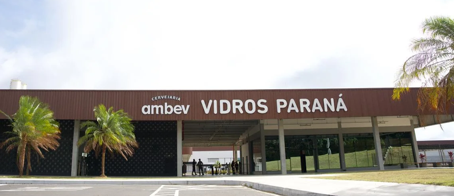 Imagem destaque: Após investimento de R$ 1 bilhão, Ambev inicia operação de fábrica em Carambeí (PR)