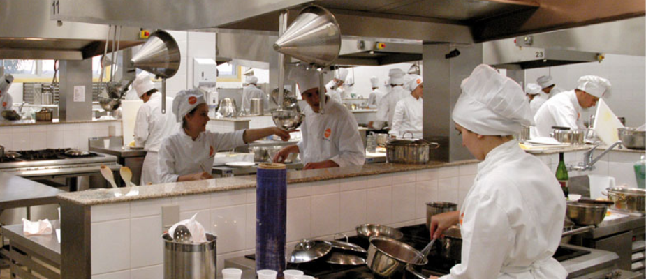 Imagem destaque: Abrasel apresenta cartilha para ajudar bares e restaurantes a montar escalas de trabalho