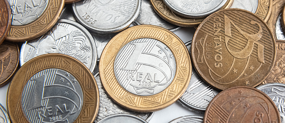 Imagem destaque: Salário mínimo será de R$ 1.621 em 2026, mas valor ideal seria quase 5x maior, aponta Dieese