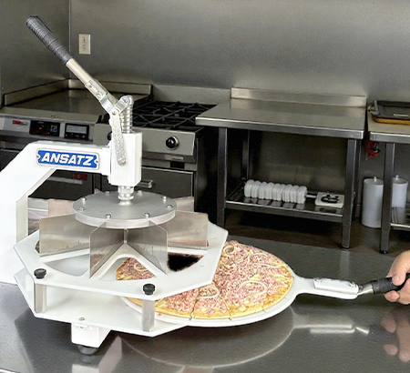 Imagem: Agilidade e Padronização: Ansatz Food lança cortador múltiplo de pizzas