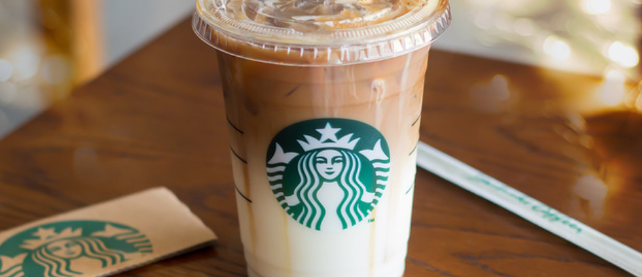 Imagem destaque: Starbucks distribui Caramelo Macchiato gratuitamente em campanha pelo Brasil