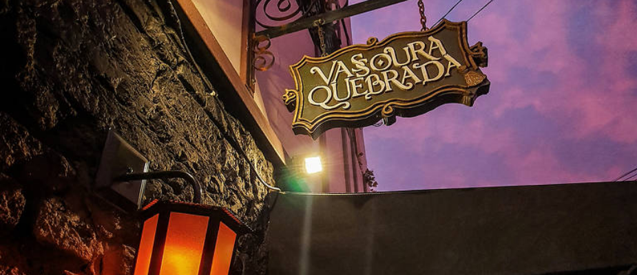 Imagem destaque: Restaurante Vassoura Quebrada lança bebidas tematizadas com e sem álcool para o verão