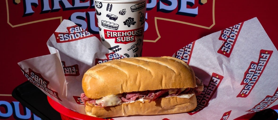 Imagem destaque: Firehouse Subs cria calendário promocional para destacar variedade de tamanhos