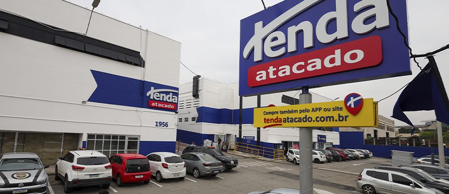 Imagem destaque: Tenda Atacado moderniza loja em SP e destaca hortifrúti, açougue e lanchonete