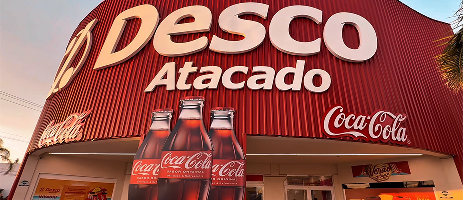 Imagem destaque: Desco Atacado aposta em ação de retail media em parceria com a Coca-Cola