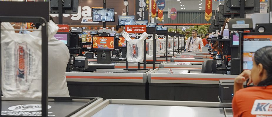 Imagem destaque: Koch investe em primeira loja com 100% de checkouts híbridos