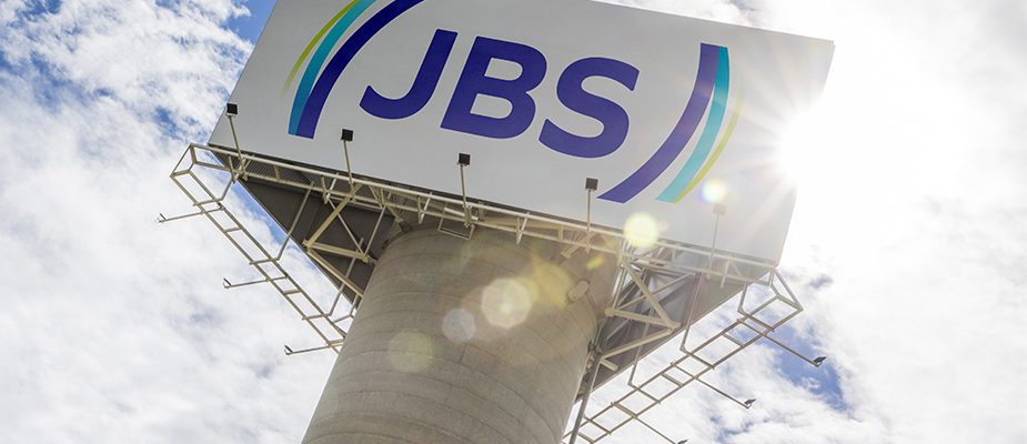 Imagem destaque: JBS fecha 2025 com receita recorde de US$ 86,2 bilhões