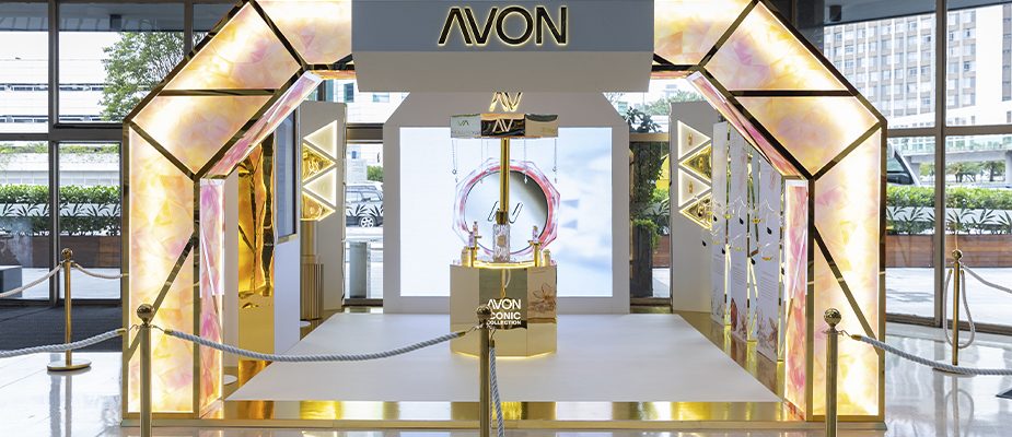 Imagem destaque: Avon promove ativação em shopping para apresentar nova linha de perfumes