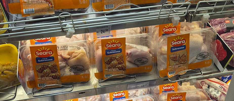 Imagem destaque: Seara aposta em nova geração de embalagens para frango resfriado