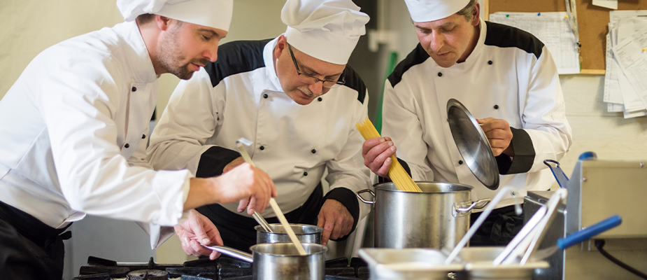 Imagem destaque: Interesse por cursos de gastronomia cresce 150% e impulsiona novo perfil de alunos em SP