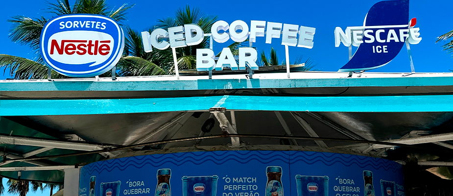 Imagem destaque: Sorvetes Nestlé e Nescafé ampliam ativações no Iced Coffee Bar em Copacabana (RJ)