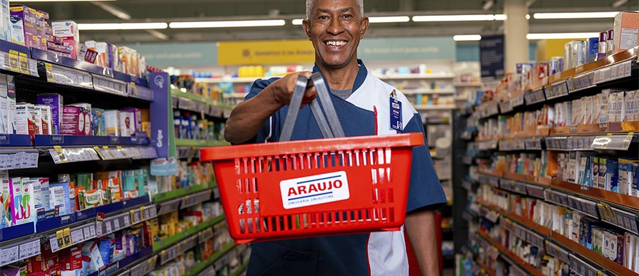 Imagem destaque: Drogaria Araujo oferta quase 2 mil produtos sem tributos no Dia Livre de Impostos