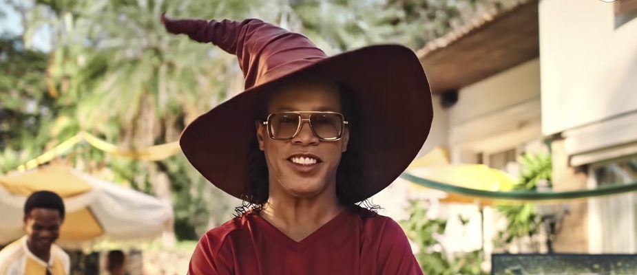 Imagem destaque: Maturatta escala Ronaldinho Gaúcho como “bruxo do churrasco” em campanha