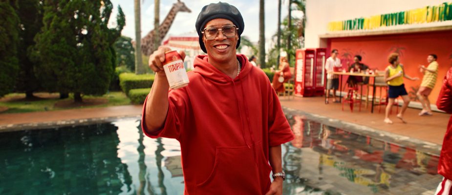 Imagem destaque: Itaipava estreia campanha com Ronaldinho Gaúcho