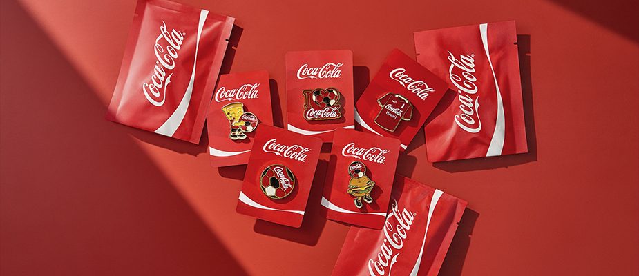 Imagem destaque: Coca-Cola FEMSA aposta em pins colecionáveis para a Copa do Mundo