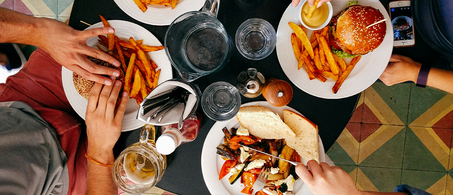 Imagem destaque: Food service cresce 3,2% em março e Nordeste lidera avanço no país