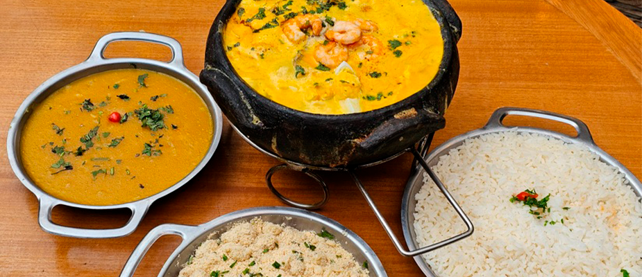 Imagem destaque: Carola Restobar transforma moqueca em destaque fixo do cardápio