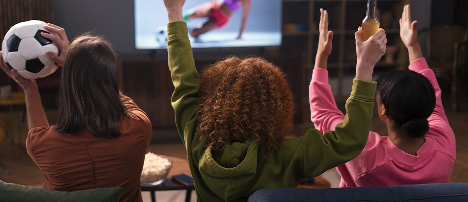 Imagem destaque: Estudo do PayPal aponta alta no consumo de delivery e streaming na temporada de futebol