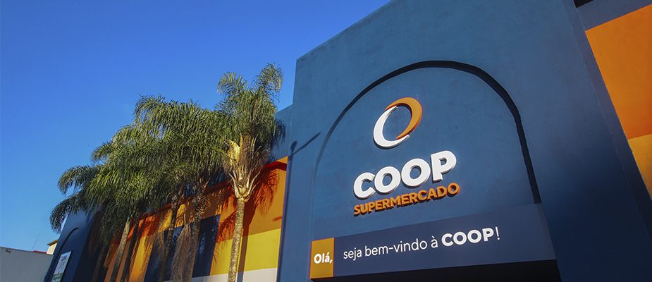 Imagem destaque: Coop e Friboi firmam parceria para modernizar açougues da rede