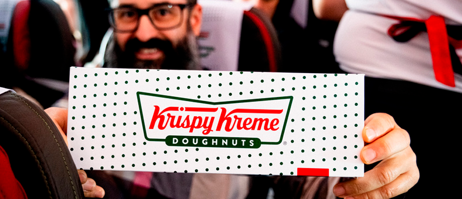 Imagem destaque: Krispy Kreme e LATAM surpreendem passageiros com Donut Drop