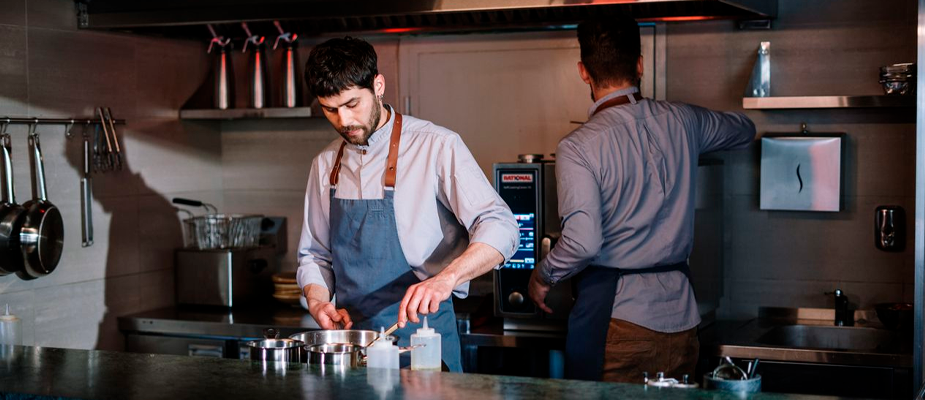 Imagem destaque: Bares e restaurantes criam 78 mil vagas e registram alta de 3,4% no faturamento