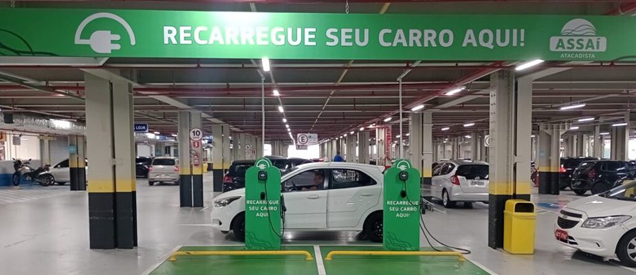 Imagem destaque: Assaí reforça estratégia de sustentabilidade com eletropostos em 33 lojas