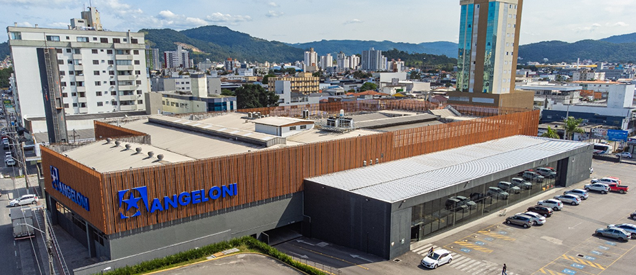 Imagem destaque: Angeloni revitaliza supermercado em Tubarão (SC)